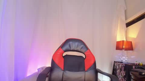 Laura Sofia online show from June 6, 2026, 10:42 am