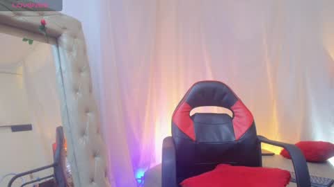 Laura Sofia online show from July 6, 2026, 3:14 am
