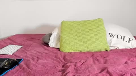 Laura Lara Sommer online show from January 11, 2025, 9:36 pm