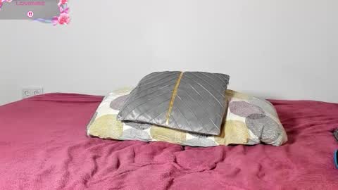 Snapshot of laurasommer chatting on October 7, 2025, 6:16 pm Laura Lara Sommer online show from October 7, 2025, 6:16 pm