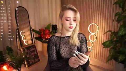 Snapshot of laurawifeness chatting on February 18, 2026, 6:20 am Laura online show from February 18, 2026, 6:20 am