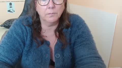 Snapshot of laureanne50 chatting on December 4, 2024, 1:42 pm laureanne online show from December 4, 2024, 1:42 pm