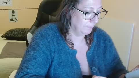 Snapshot of laureanne50 chatting on December 4, 2024, 4:49 pm laureanne online show from December 4, 2024, 4:49 pm