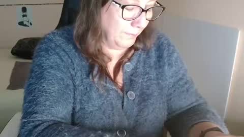 Snapshot of laureanne50 chatting on December 7, 2024, 12:45 pm laureanne online show from December 7, 2024, 12:45 pm