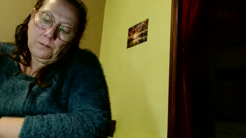 Snapshot of laureanne50 chatting on December 9, 2024, 8:01 pm laureanne online show from December 9, 2024, 8:01 pm