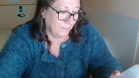 Snapshot of laureanne50 chatting on December 11, 2024, 8:26 am laureanne online show from December 11, 2024, 8:26 am