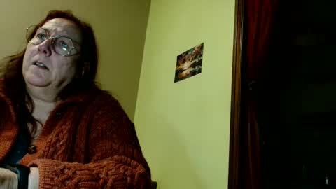 Snapshot of laureanne50 chatting on December 17, 2024, 8:21 pm laureanne online show from December 17, 2024, 8:21 pm