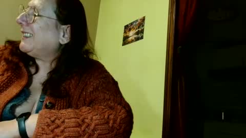 Snapshot of laureanne50 chatting on January 15, 2025, 9:20 pm laureanne online show from January 15, 2025, 9:20 pm