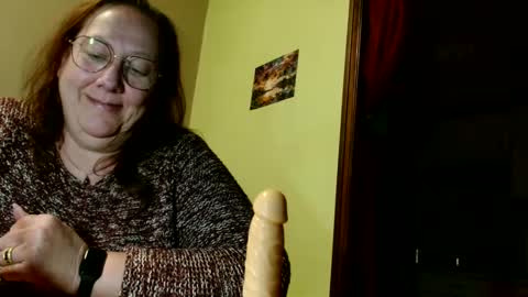 Snapshot of laureanne50 chatting on March 5, 2025, 8:32 pm laureanne online show from March 5, 2025, 8:32 pm