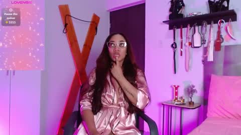 Laura online show from November 1, 2025, 8:00 pm