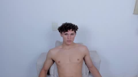 Laureent online show from March 4, 2025, 5:53 am