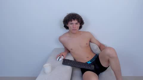 Laureent online show from March 9, 2025, 4:44 pm