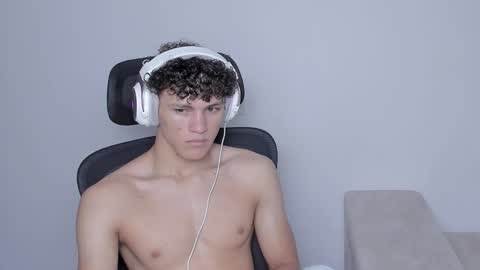 Laureent online show from September 23, 2025, 7:17 pm