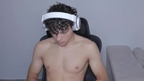 Laureent online show from September 28, 2025, 6:57 pm