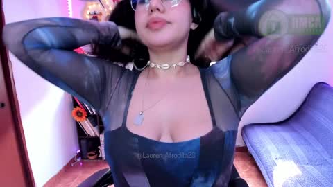  Im Lauren  independent model   online show from December 15, 2024, 8:04 pm