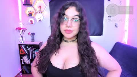  Im Lauren  independent model   online show from January 25, 2025, 8:42 pm