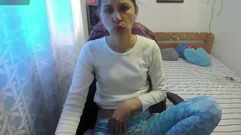 Lauren Independent model online show from November 10, 2025, 1:32 pm