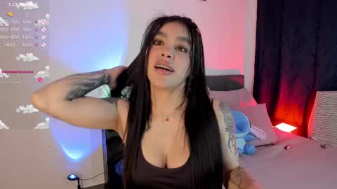 Snapshot of lauren_camila1 chatting on November 13, 2025, 2:43 am Lau online show from November 13, 2025, 2:43 am