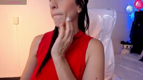 Lauren online show from December 12, 2024, 3:27 pm