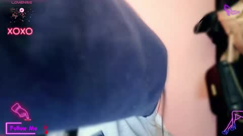 Lauren online show from October 25, 2025, 12:45 pm