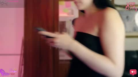 Lauren online show from March 18, 2026, 4:04 am