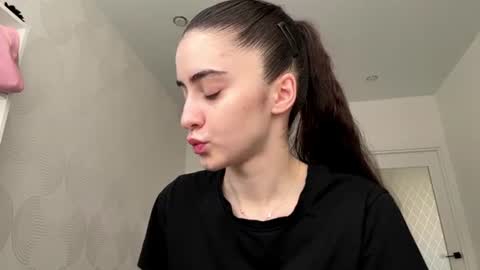 laurenadupuy online show from June 29, 2026, 2:28 pm