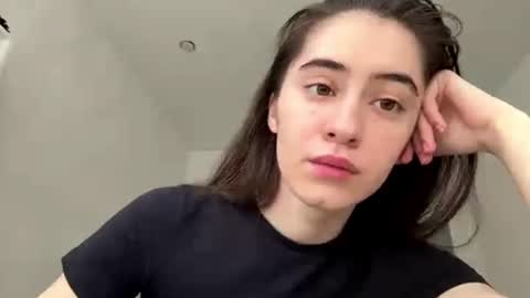 laurenadupuy online show from July 16, 2026, 1:17 pm