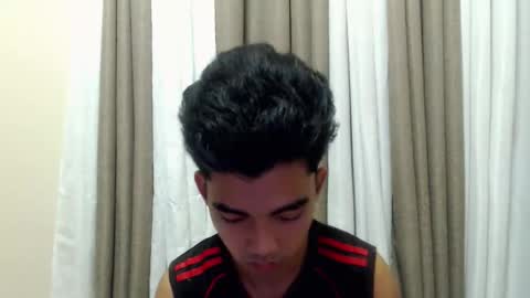 Snapshot of laurence_cuttieguyhere chatting on March 10, 2026, 5:29 pm laurence_cuttieguyhere online show from March 10, 2026, 5:29 pm