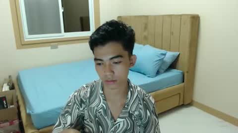 Snapshot of laurence_cuttieguyhere chatting on April 2, 2026, 5:21 pm laurence_cuttieguyhere online show from April 2, 2026, 5:21 pm
