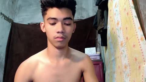 Snapshot of laurence_cuttieguyhere chatting on April 22, 2026, 7:22 am laurence_cuttieguyhere online show from April 22, 2026, 7:22 am