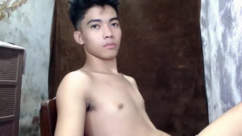 Snapshot of laurence_cuttieguyhere chatting on April 24, 2026, 7:05 pm laurence_cuttieguyhere online show from April 24, 2026, 7:05 pm