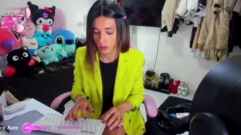 Snapshot of laurencesophiets chatting on September 12, 2025, 7:58 pm SF online show from September 12, 2025, 7:58 pm