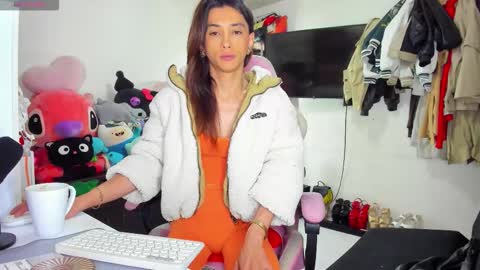 Snapshot of laurencesophiets chatting on October 1, 2025, 2:01 pm SF online show from October 1, 2025, 2:01 pm