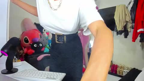 Snapshot of laurencesophiets chatting on October 14, 2025, 5:58 pm SF online show from October 14, 2025, 5:58 pm