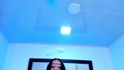 Lauren Hu online show from February 3, 2025, 8:57 am