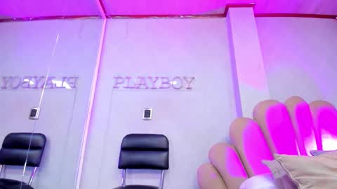 Snapshot of laurenhu chatting on October 30, 2025, 3:30 am Lauren Hu online show from October 30, 2025, 3:30 am