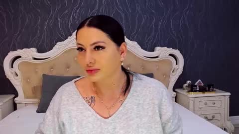 Laura online show from November 6, 2025, 9:43 am