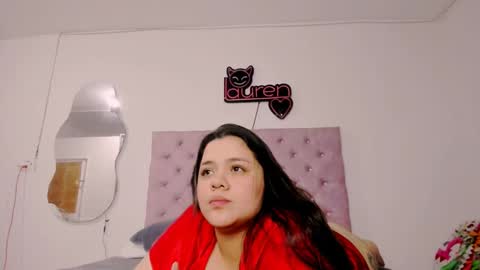 Snapshot of laurenlaine99 chatting on December 3, 2024, 12:35 am laurenlaine online show from December 3, 2024, 12:35 am