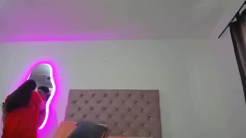 Snapshot of laurenlaine99 chatting on March 8, 2025, 1:14 pm laurenlaine online show from March 8, 2025, 1:14 pm