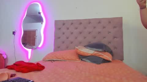 Snapshot of laurenlaine99 chatting on March 9, 2025, 7:37 pm laurenlaine online show from March 9, 2025, 7:37 pm