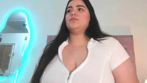 laurenlaine online show from April 25, 2026, 5:54 pm