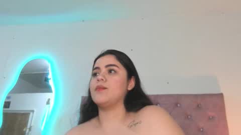 laurenlaine online show from May 10, 2026, 3:44 am