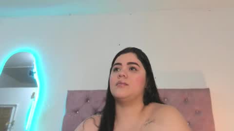 laurenlaine online show from May 11, 2026, 2:23 pm
