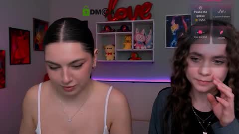 Snapshot of laurenmurrr chatting on February 27, 2026, 11:10 am Laure online show from February 27, 2026, 11:10 am