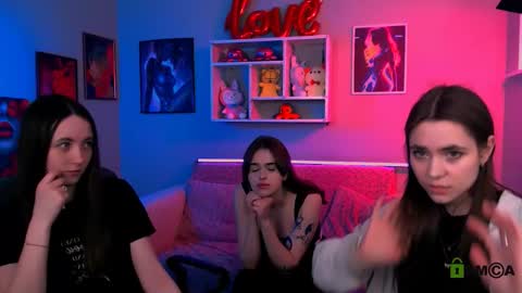 Snapshot of laurenmurrr chatting on March 27, 2026, 10:15 am Laure online show from March 27, 2026, 10:15 am