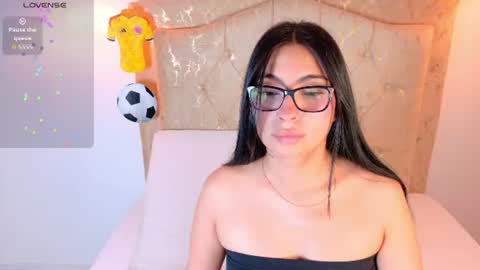 Snapshot of laurenn_smitth chatting on July 16, 2026, 12:33 pm laurenn_smitth online show from July 16, 2026, 12:33 pm