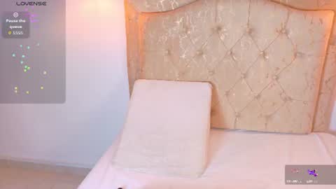 Snapshot of laurenn_smitth chatting on August 3, 2026, 12:43 pm laurenn_smitth online show from August 3, 2026, 12:43 pm