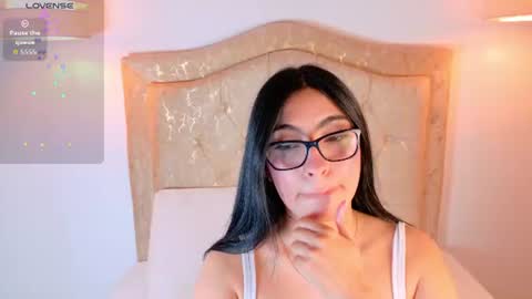 Snapshot of laurenn_smitth chatting on August 4, 2026, 12:30 pm laurenn_smitth online show from August 4, 2026, 12:30 pm