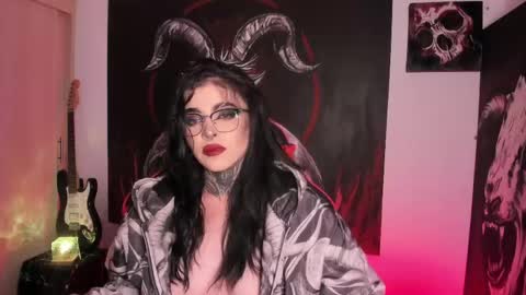 Snapshot of laurenrousexx chatting on May 23, 2026, 2:28 am LAUREN INDEPENDENT MODEL HELP ME REACH 100 LIKES PLS online show from May 23, 2026, 2:28 am