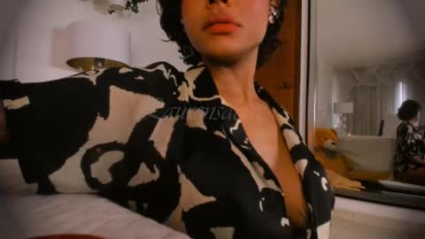 Lauren Saenz online show from February 28, 2025, 8:07 pm